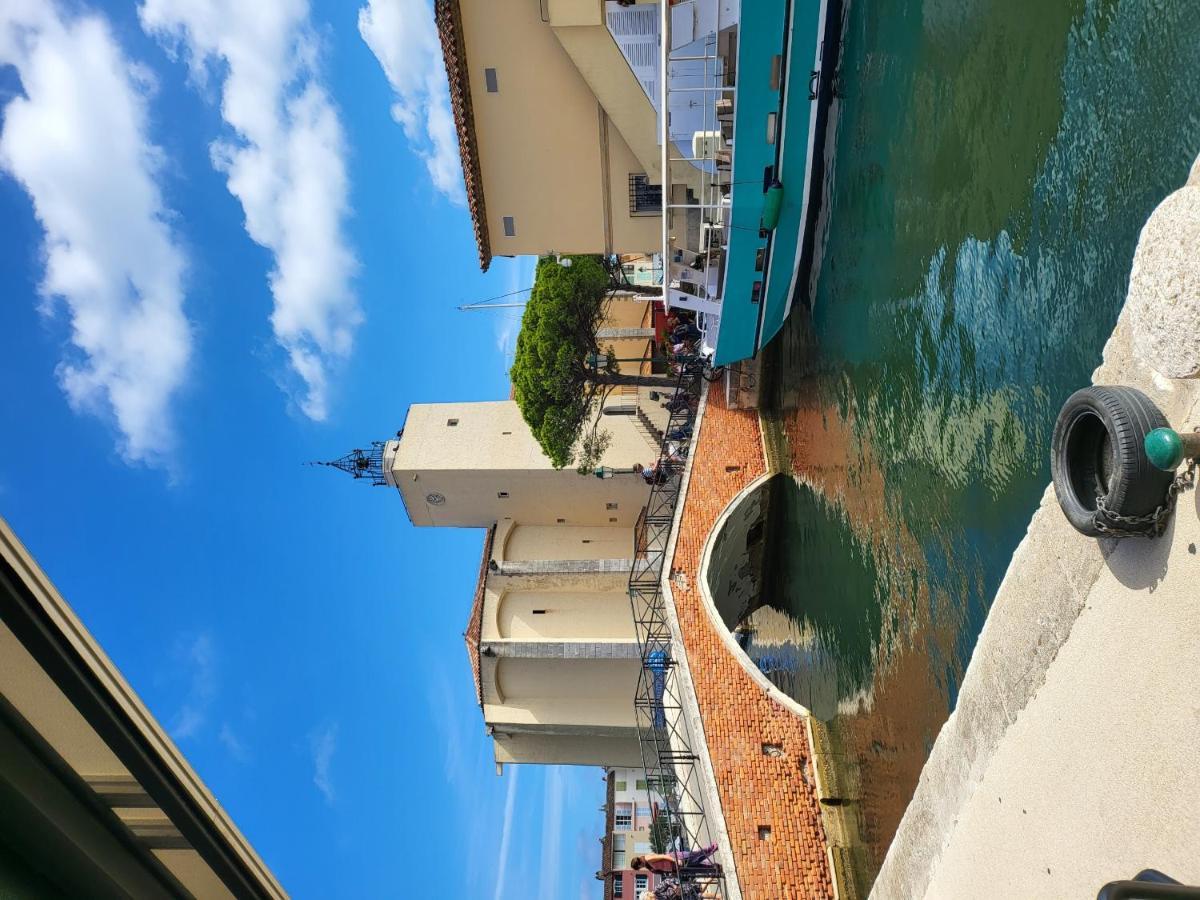 Appartement Centre Port-Grimaud Avec Vue Magnifique Sur La Giscle Bagian luar foto